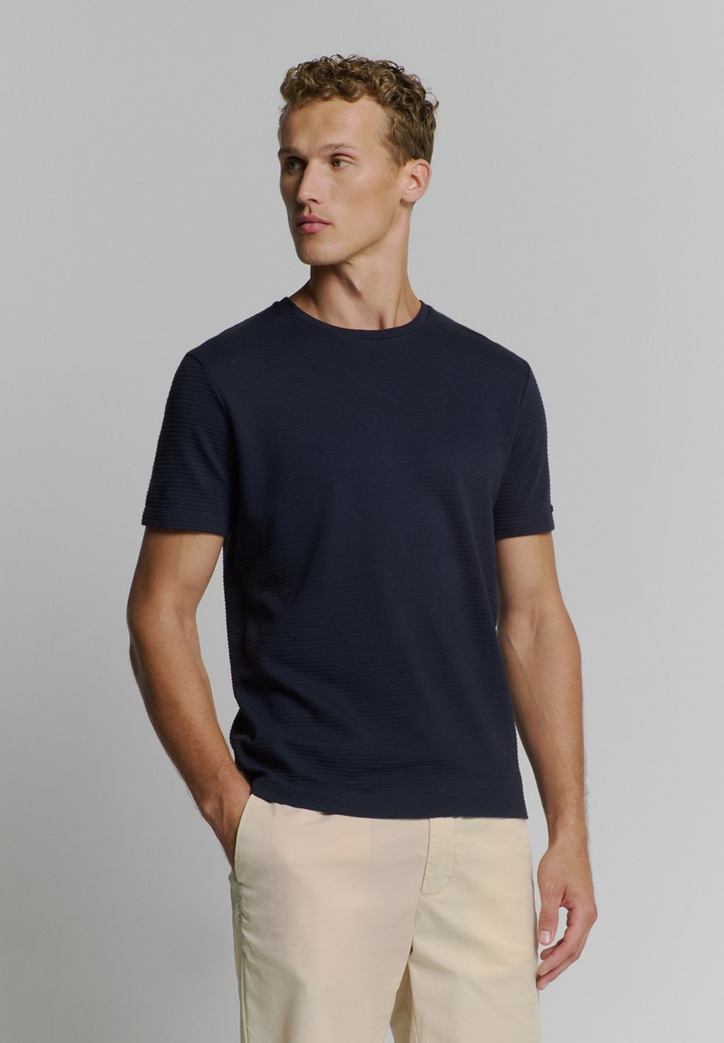 

Базовая футболка CREWNECK NO EXCESS, темно-синий