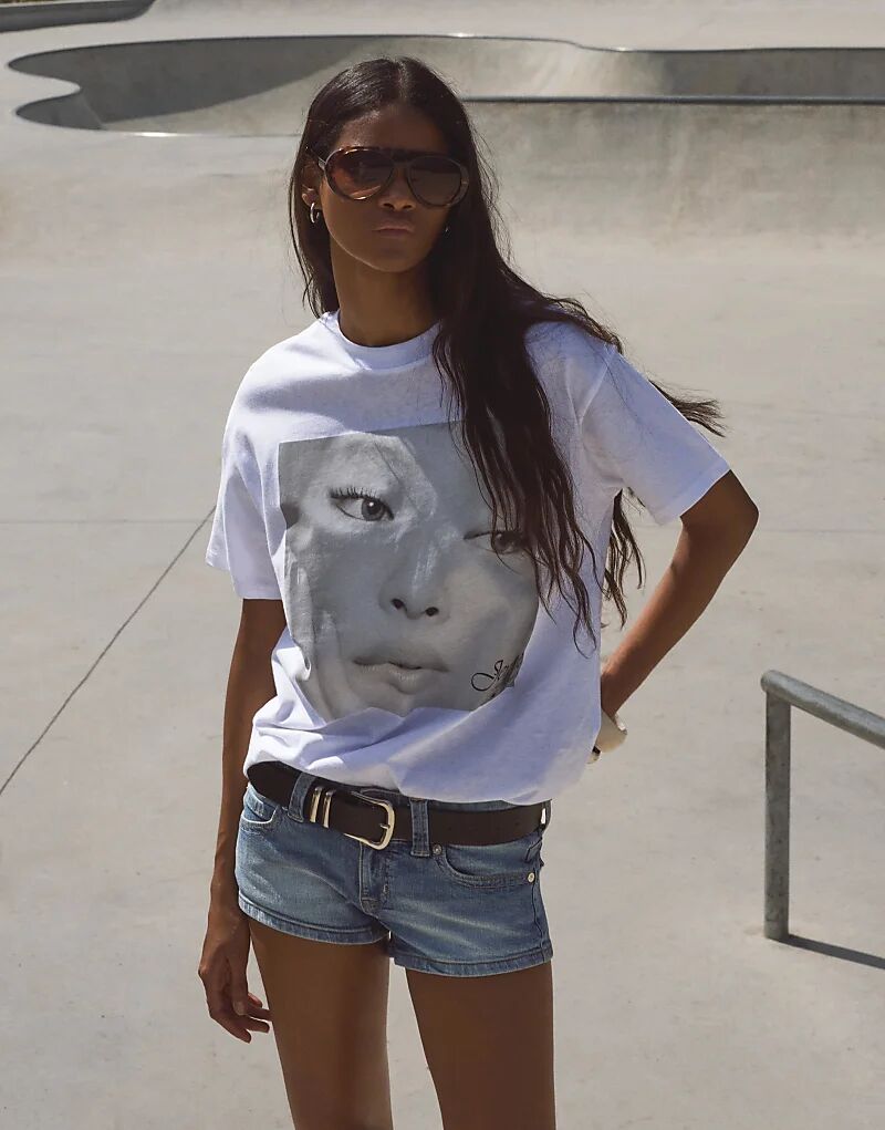 

Футболка Bershka Jennie с короткими рукавами белого цвета