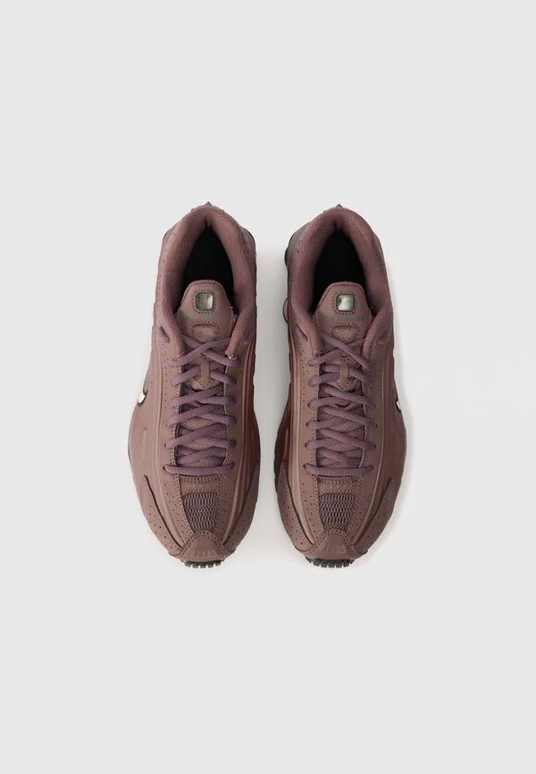 Кроссовки shox r4 унисекс Nike Sportswear, Tattoo/Silt Red/Burgundy Crush/Dark Grey — фото 4