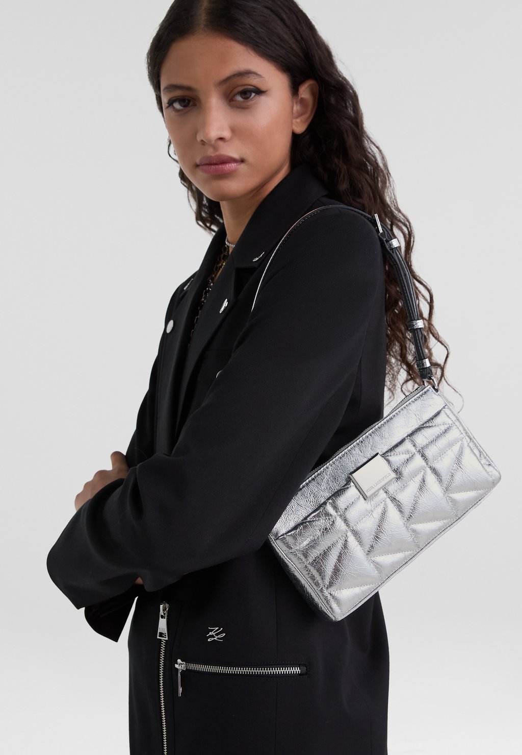 

Сумка через плечо KUILT SM WRINKLE BAG - Across body bag KARL LAGERFELD, серебряный