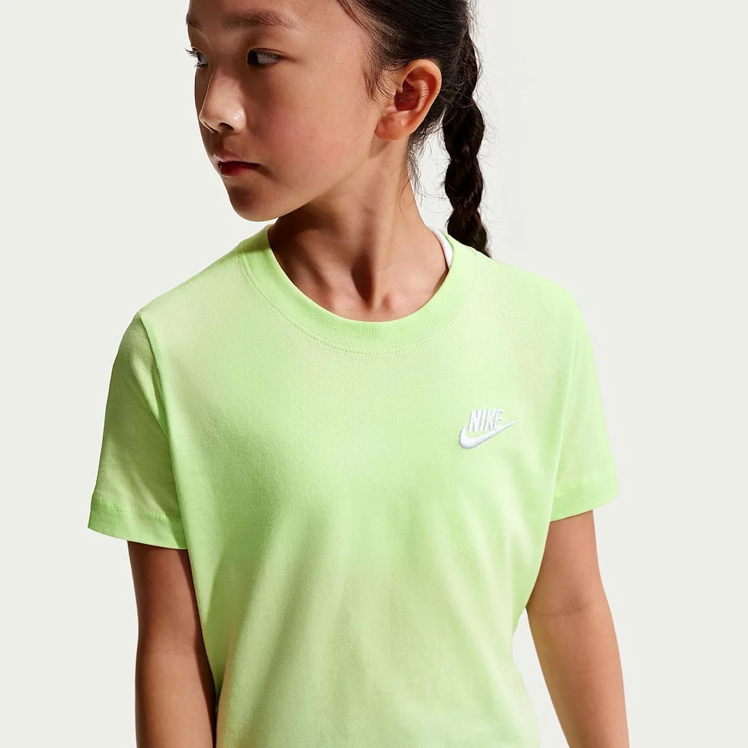 Футболка Nike Sportswear Club, Light Liquid Lime — фото 2