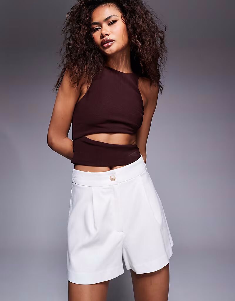 

Короткие льняные шорты River Island белого цвета