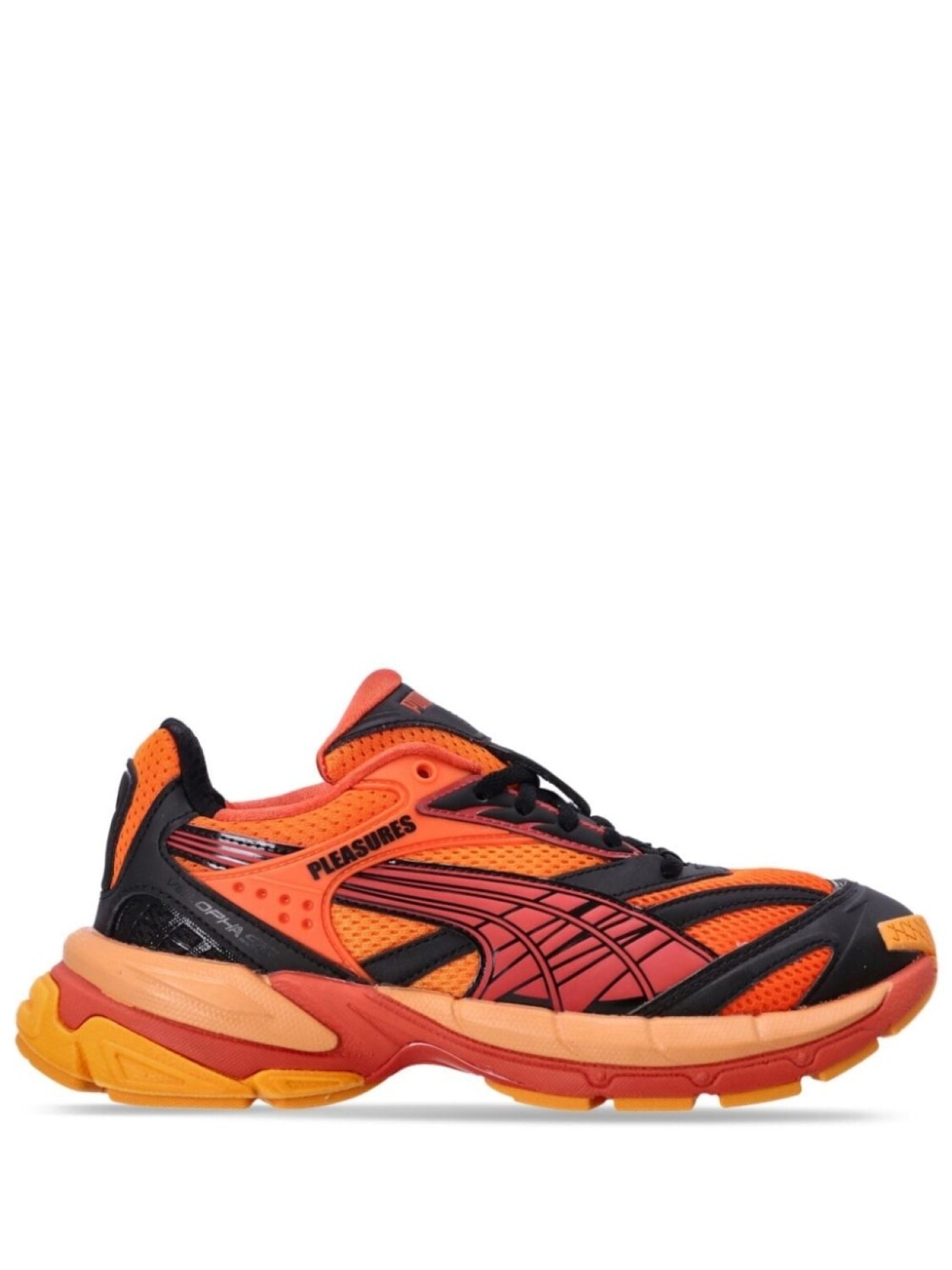 

Кроссовки Velophasis Layers из коллаборации с Pleasures PUMA, оранжевый