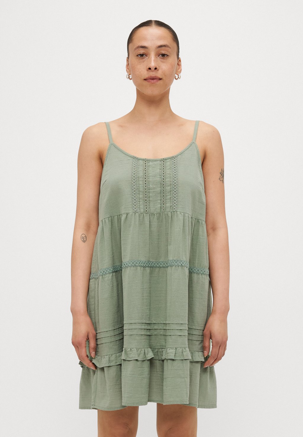 

Повседневное платье VMPRETTY SHORT SINGLET DRESS Vero Moda Petite, зеленый