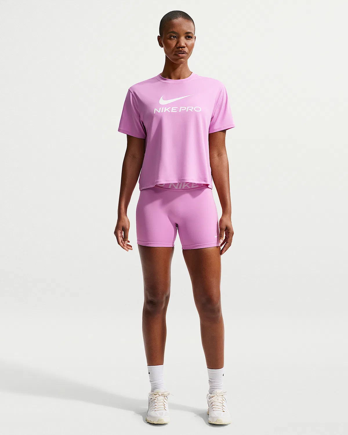 Женская свободная футболка Nike Pro, Light Magenta/White — фото 4