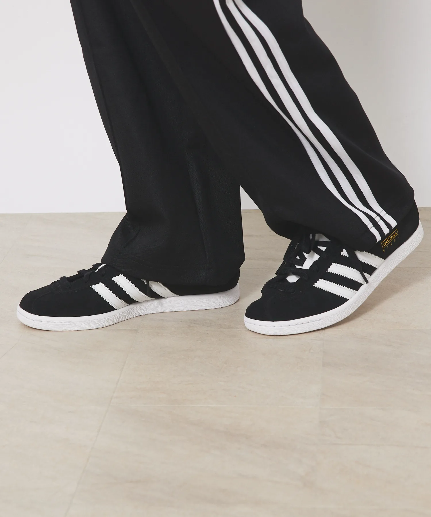 Кроссовки из натуральной кожи Stadt adidas бежевые — фото 3