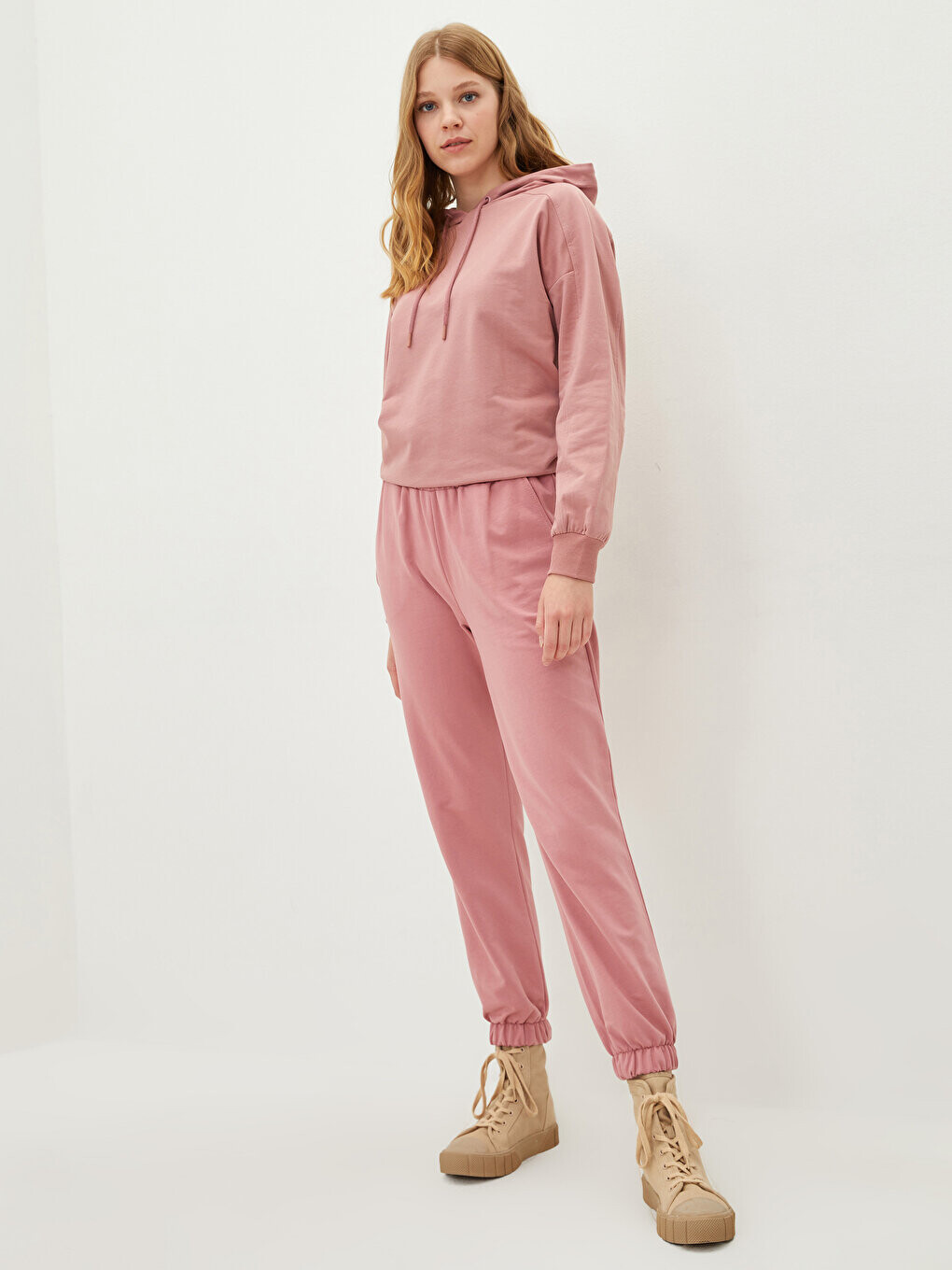 

Женские спортивные штаны с эластичной резинкой на талии и простыми карманами LCW Casual, сушеная роза