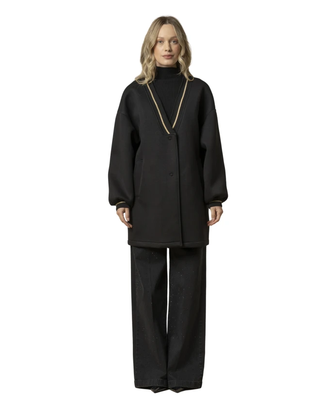 

Стильное пальто длиной три четверти с отделкой из веревки. Kocca, черный