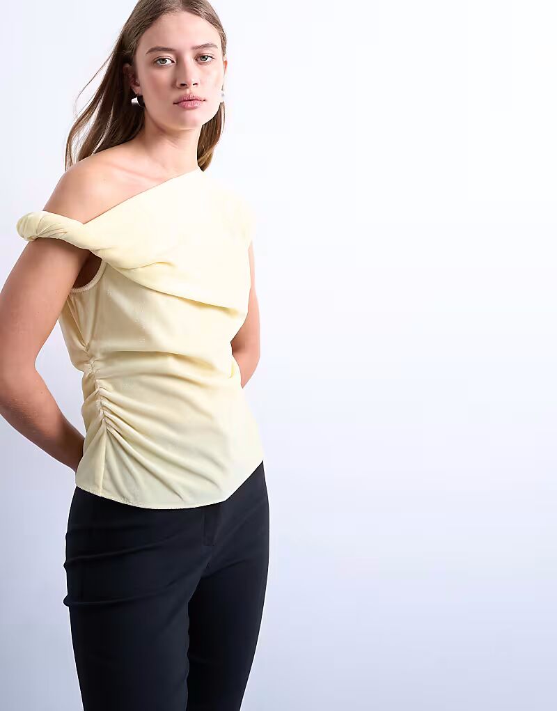 

Топ с закрученными плечами из бархата Topshop, светло-кремовый