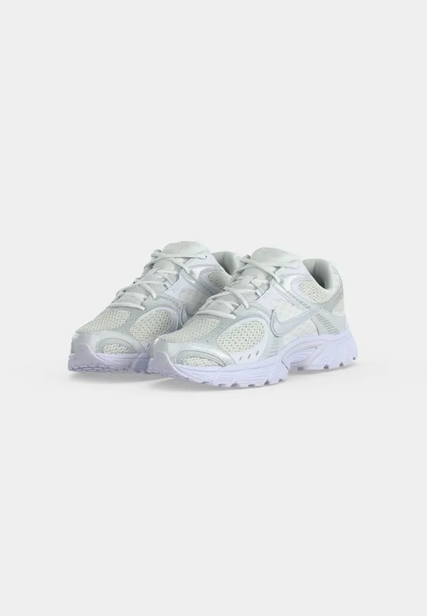 Кроссовки v5 белого/черного/серебристого металлического цвета Nike Sportswear, White/Black/Metallilc Silver-Coloured — фото 3