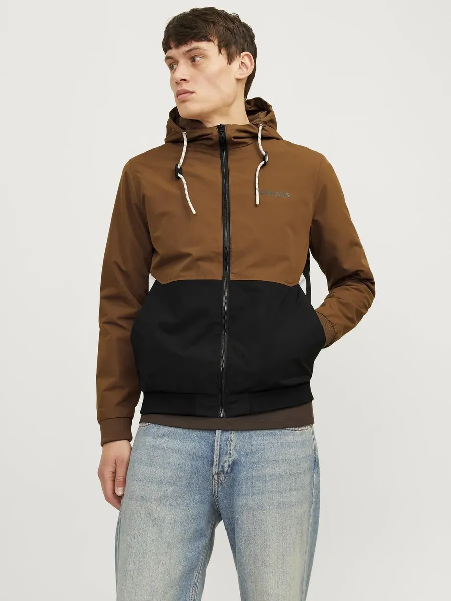 

Куртка Jack & Jones "JJERUSH HOOD BOMBER NOOS", с капюшоном, цвет Monks Robe Detail:Black/Moonbeam Blocking