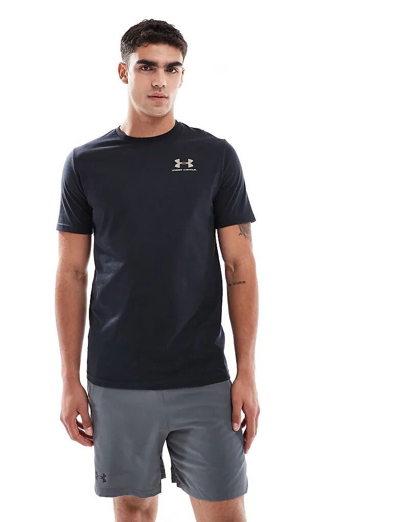 

Футболка Under Armour Sportstyle с логотипом на левой груди, черного цвета