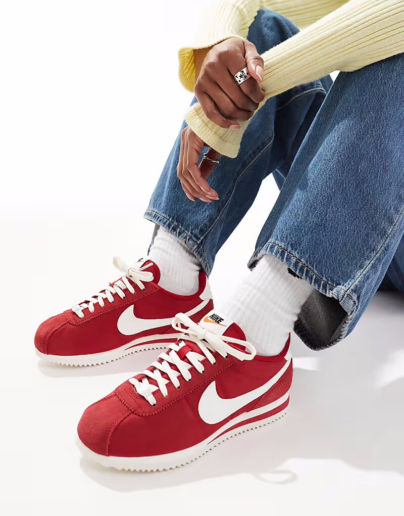 Кроссовки Nike Cortez TXT замшевые красного и белого цвета