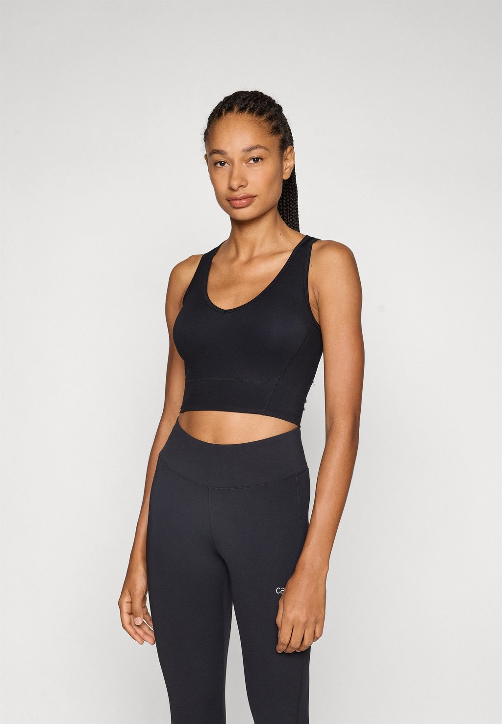 

Топ IGNITE CROPPED V NECK TANK ICANIWILL, черный