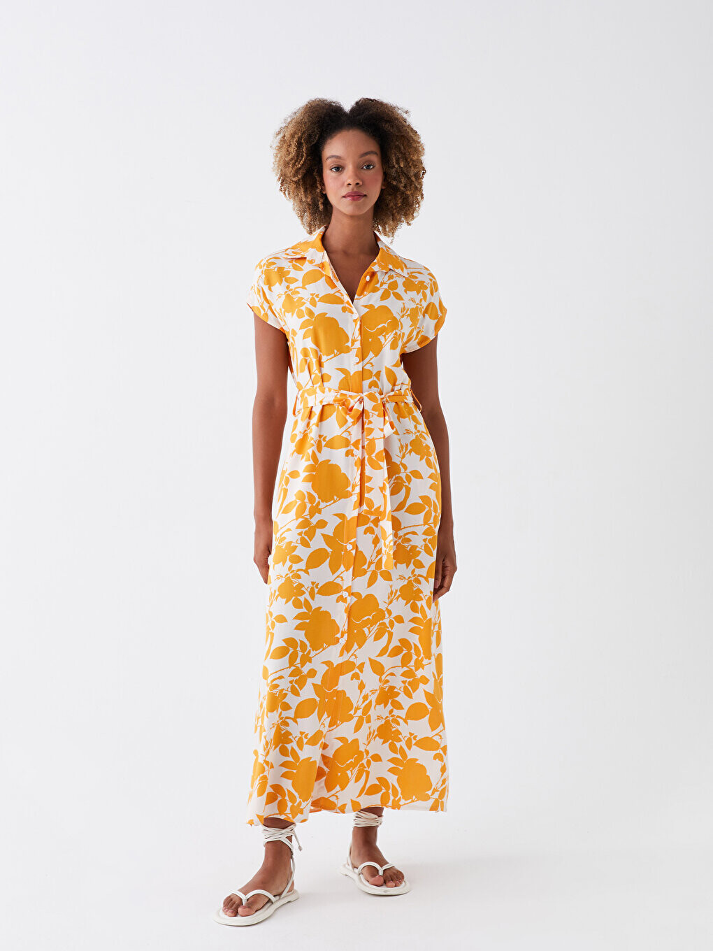 

Женское платье с коротким рукавом с рубашечным воротником и рисунком CALİMERA MODA, желтый с принтом