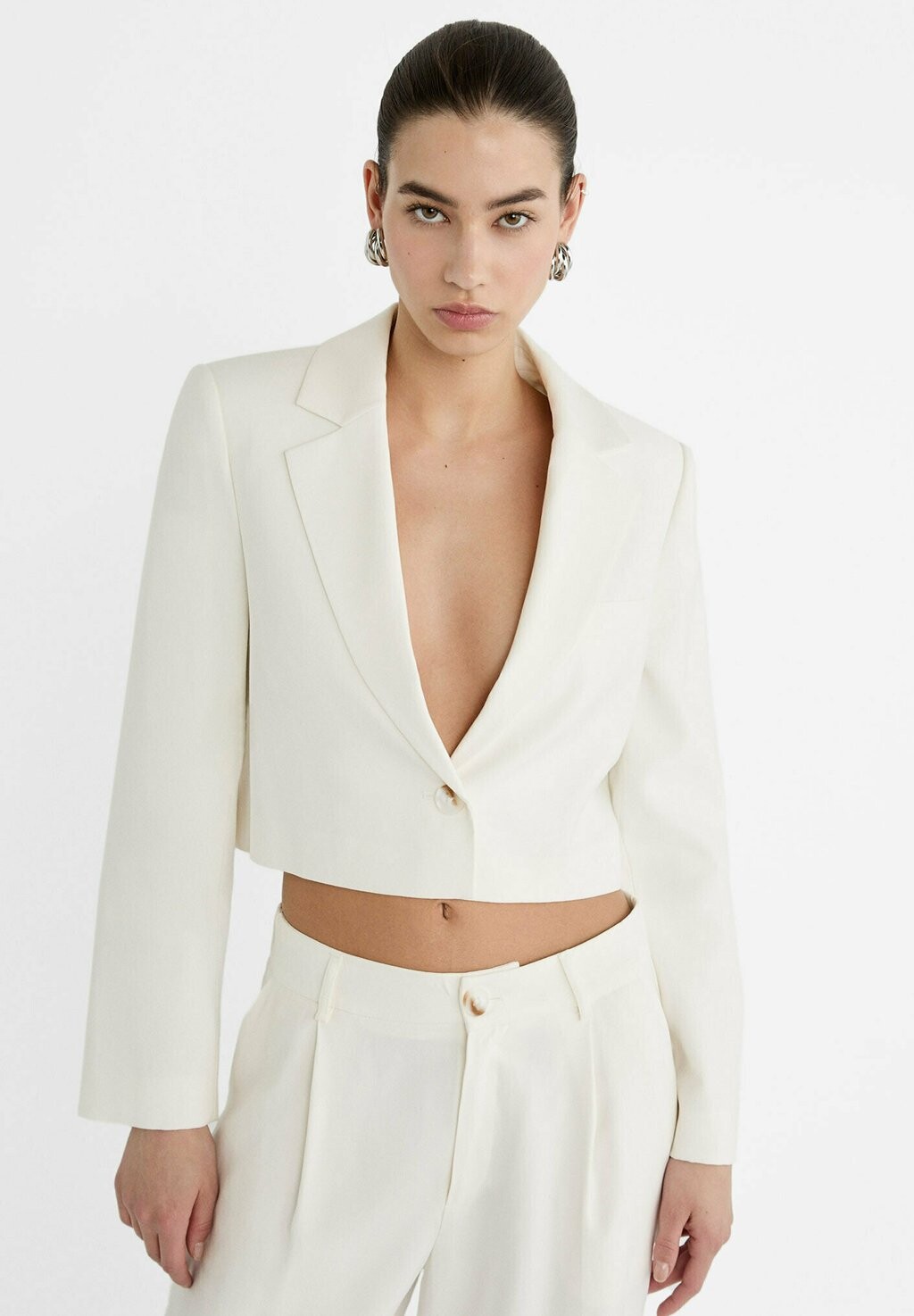 

Блейзер FLOWING CROPPED Stradivarius, белый