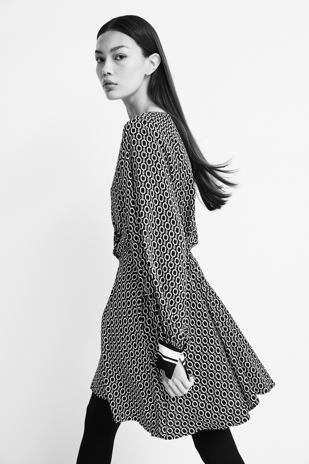 

Платье из вискозы H&M, черный