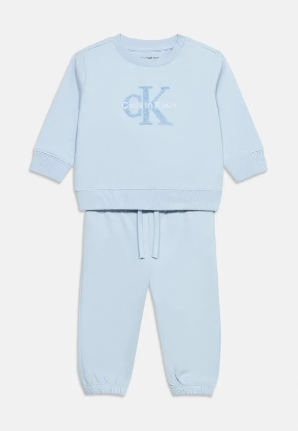 Спортивный костюм унисекс с брюками с круглым вырезом Calvin Klein Jeans, Breezy Blue — фото 3