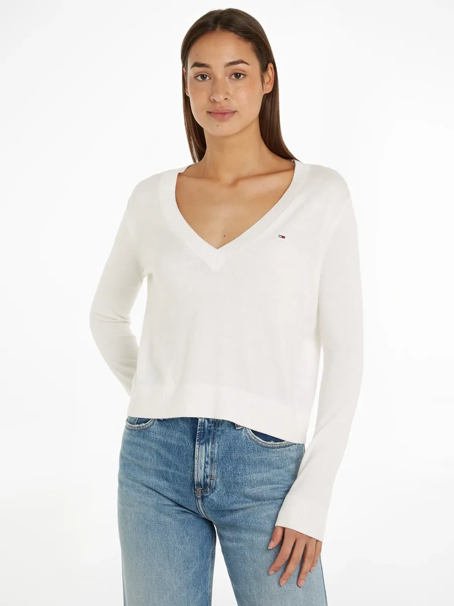 

Свитер Tommy Jeans с V-образным вырезом "TJW ESSENTIAL VNECK SWEATER EXT", с вышивкой логотипа, белый