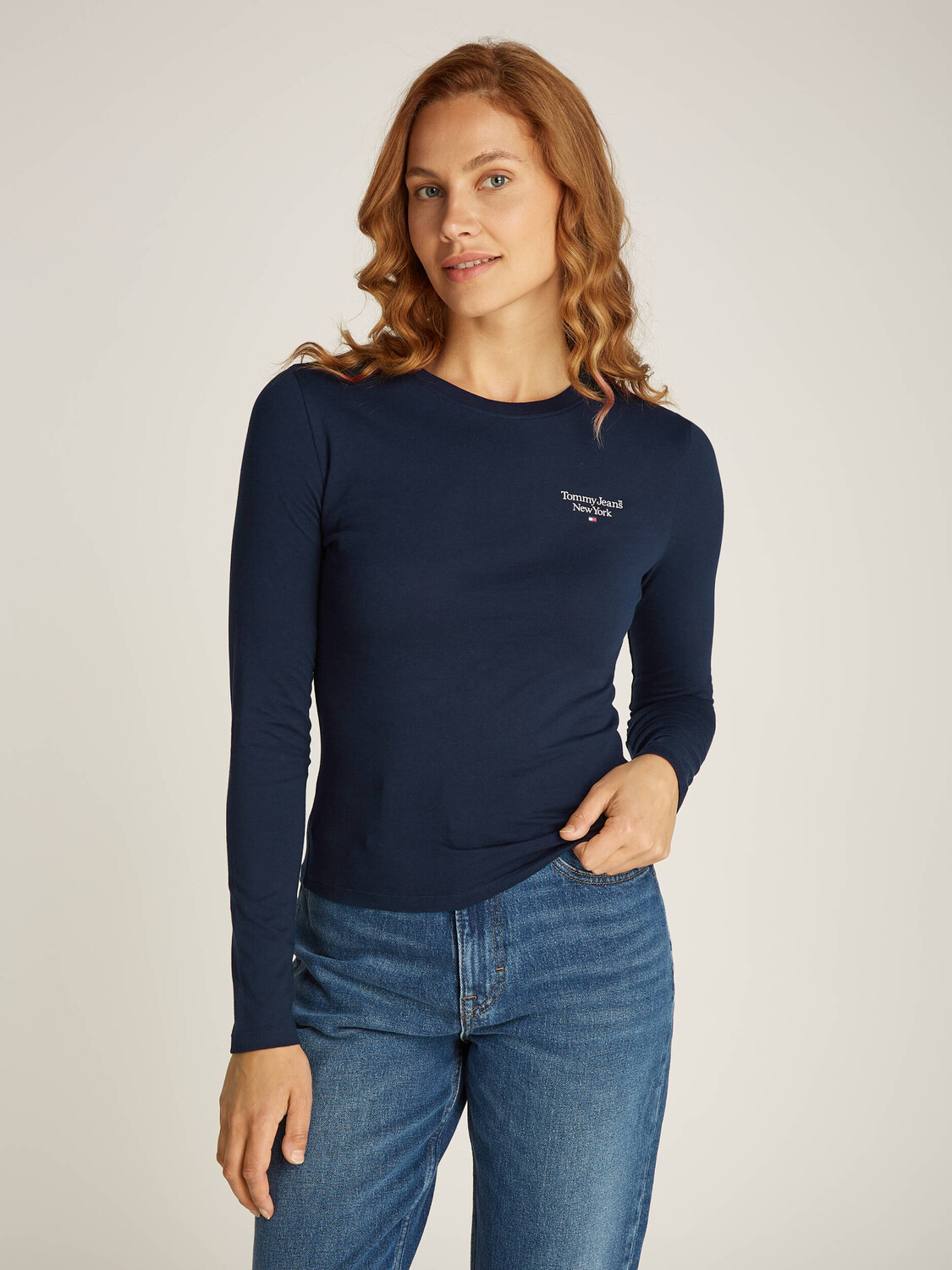 

Блуза Tommy Jeans Slim Fit, темно-синий