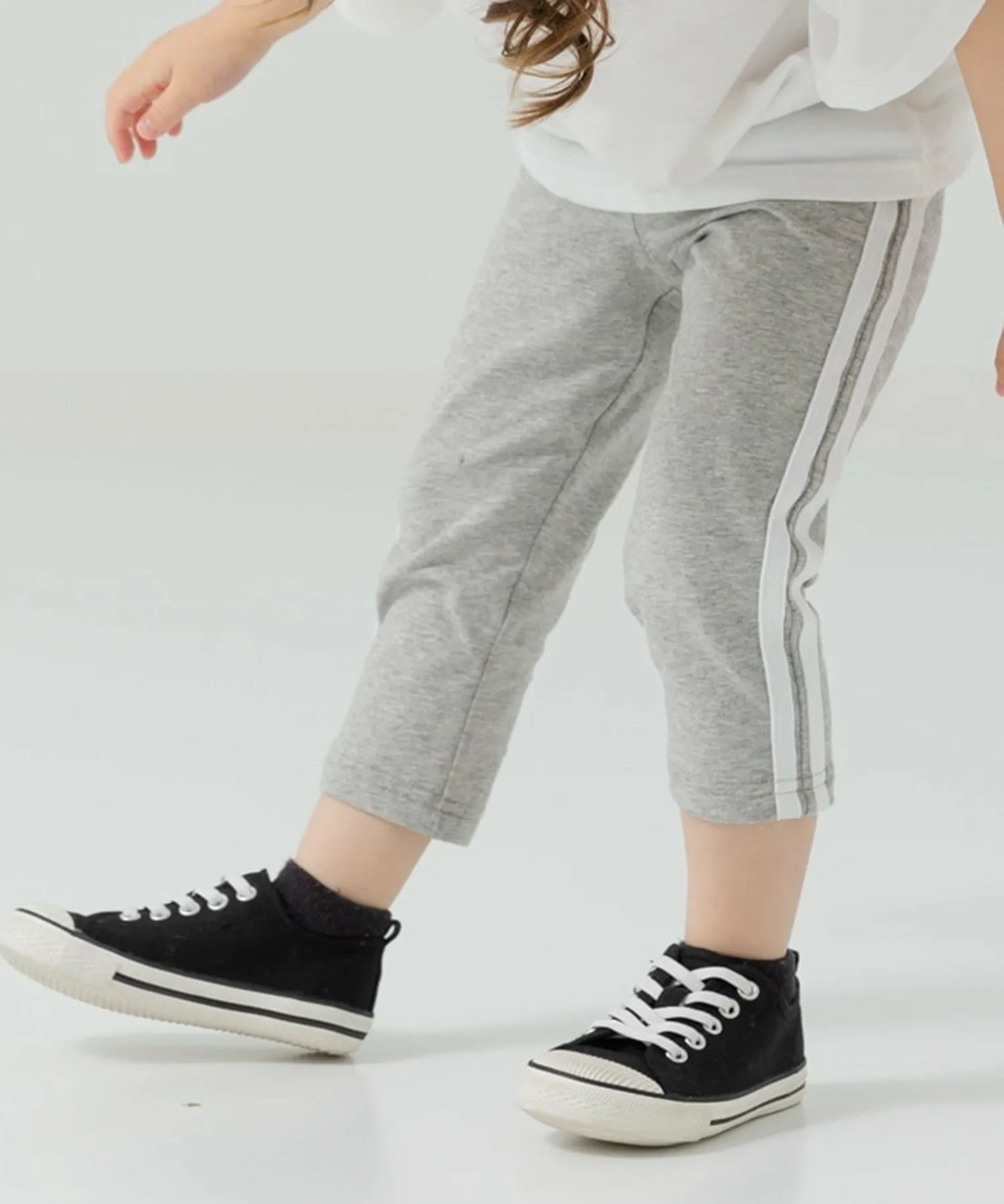 Леггинсы длиной 3/4 с боковой линией Chil2, gray