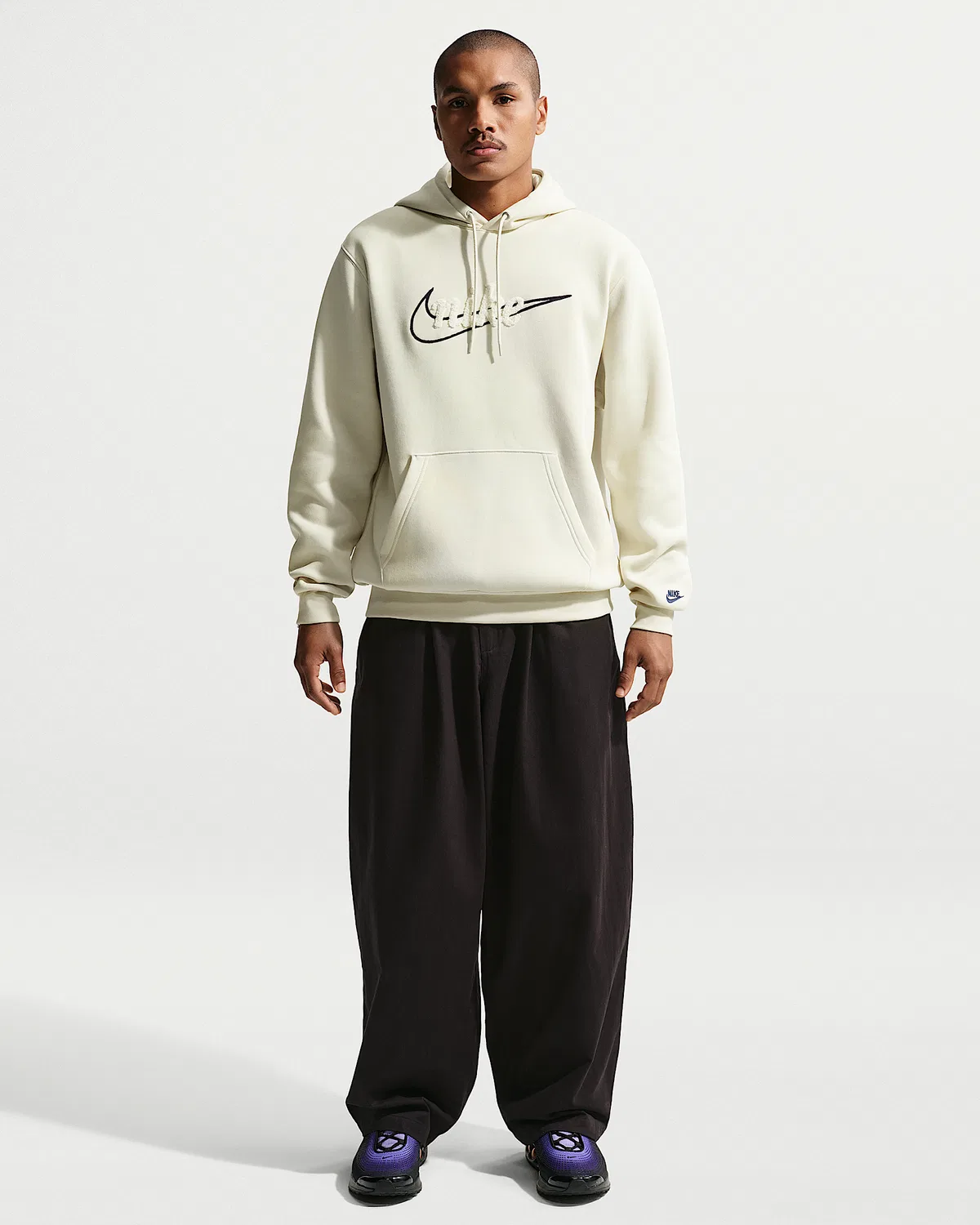 Мужское флисовое худи Nike Sportswear Club, Light Khaki/Light Khaki/Obsidian — фото 4