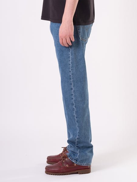 Джинсы прямого кроя 555 свободного кроя, цвет индиго Levi's, Medium Indigo - Worn In — фото 2