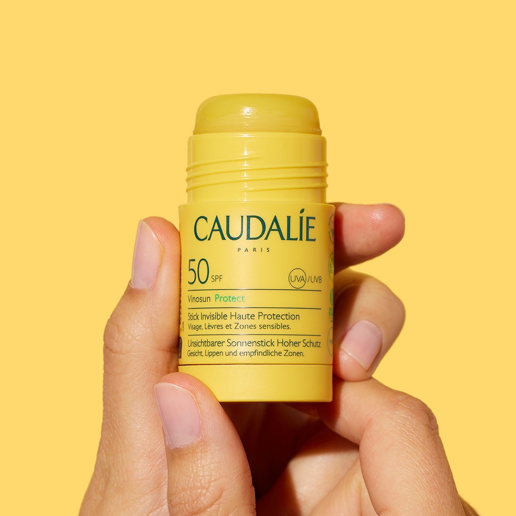 Солнцезащитный крем vinosun protect vinosun protect invisible stick spf50 Caudalie, вес 15 гр. — фото 2