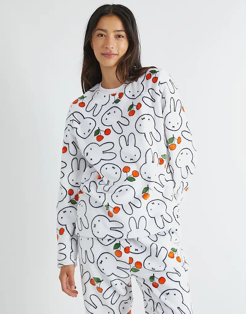 

Пижамный комплект Skinnydip London Miffy Cherry из флиса белого цвета