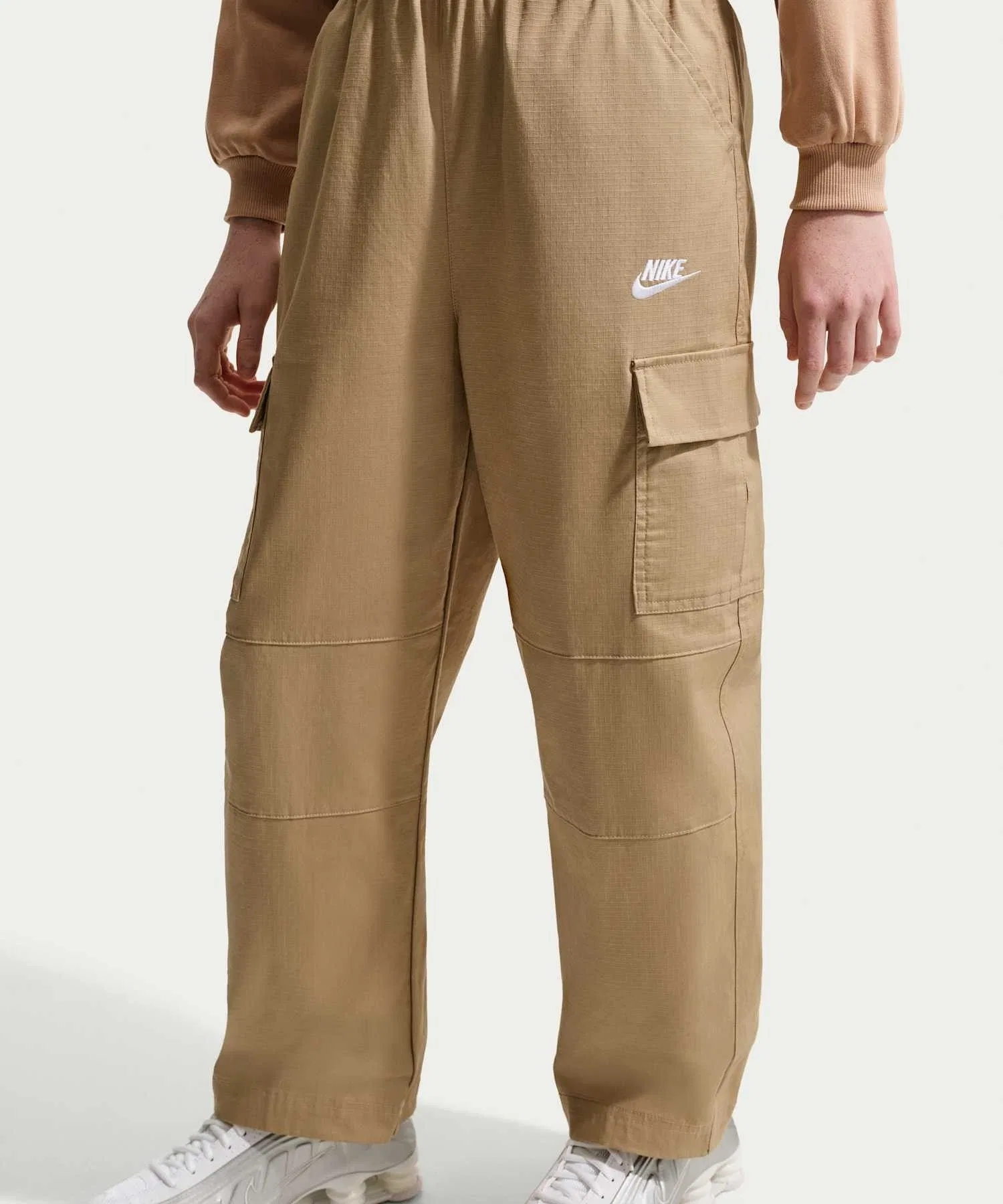 Детские тканые брюки-карго Nike Sportswear Club / Детские тканые брюки-карго Nike Sportswear Club IF2825-297, цвет «Парашютный бежевый» — фото 3
