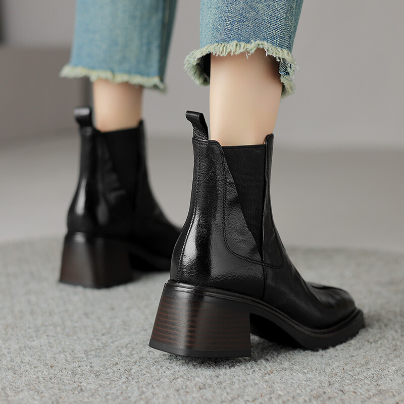 

Ботинки Mo Lin Chelsea Boots Women's