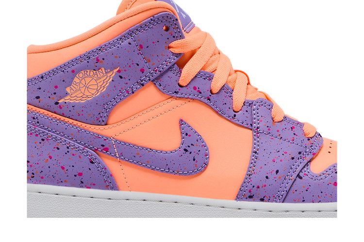 Кроссовки Air Jordan Air Jordan 1 Mid SE GS 'Atomic Pulse', оранжевый — фото 3