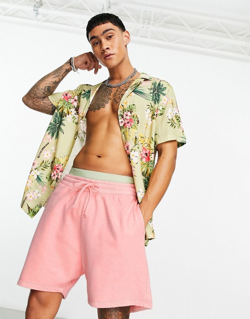

Розовые кислотно-розовые шорты оверсайз ASOS DESIGN