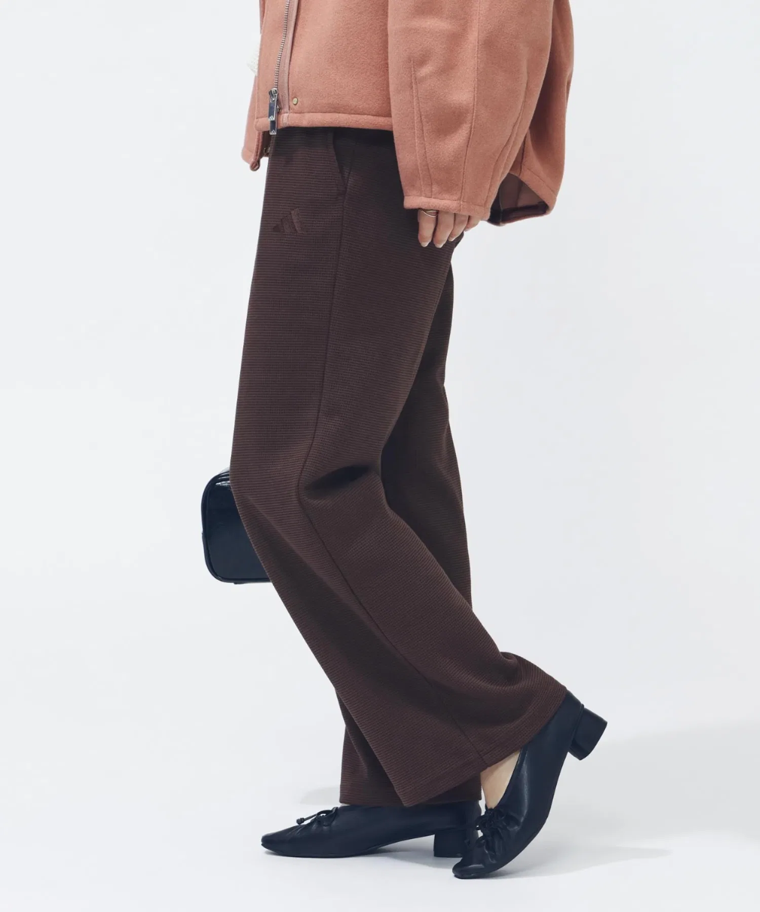 Женские брюки Adidas Waffle Loose Fit коричневые — фото 2