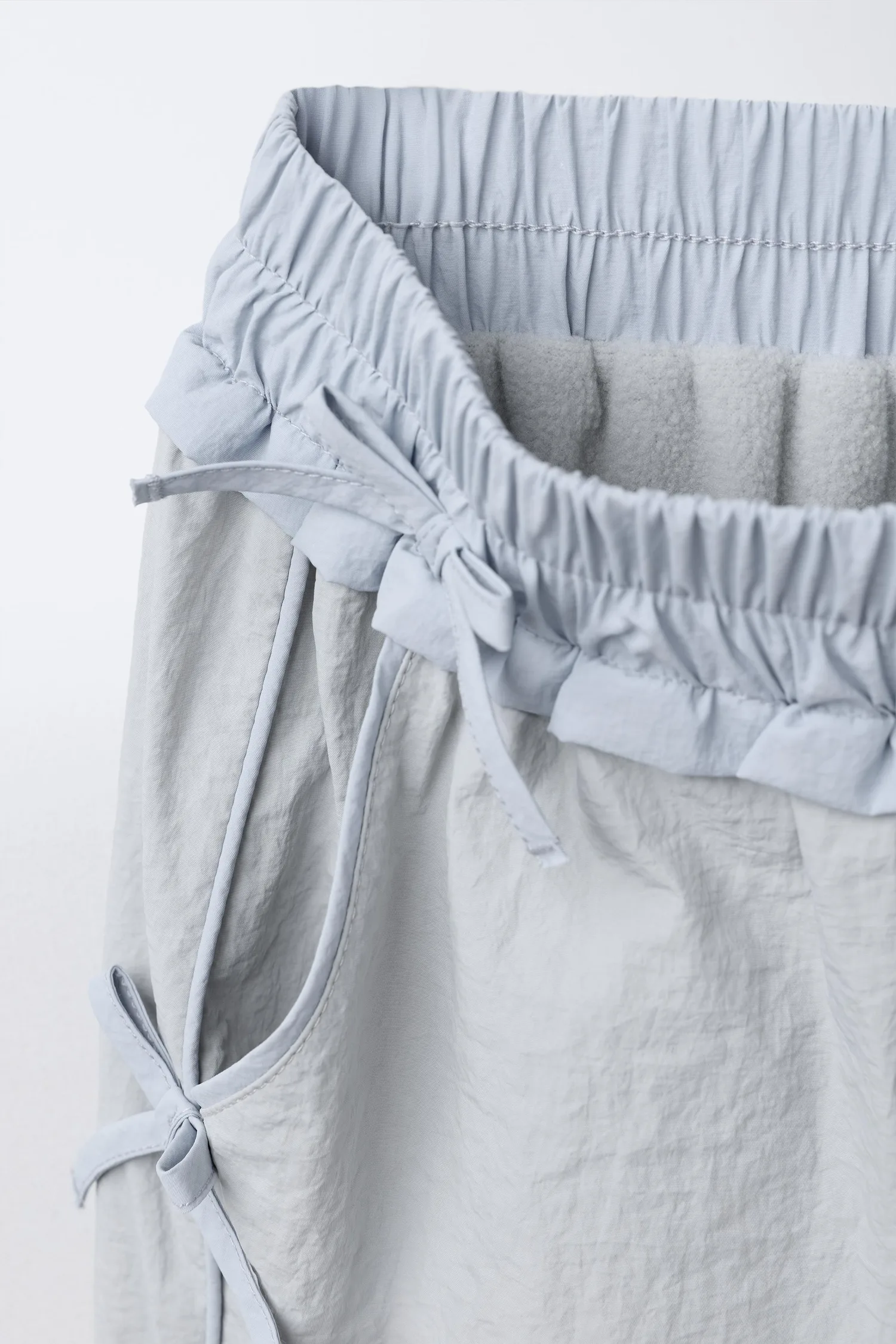Нейлоновые брюки с бантиками и флисовой подкладкой Zara, серый — фото 3