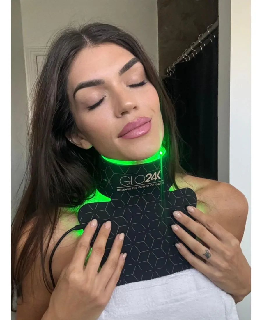 Маска для лица Glo24K — Супермаска с 7 цветами светодиодов для шеи, груди и декольте — фото 3