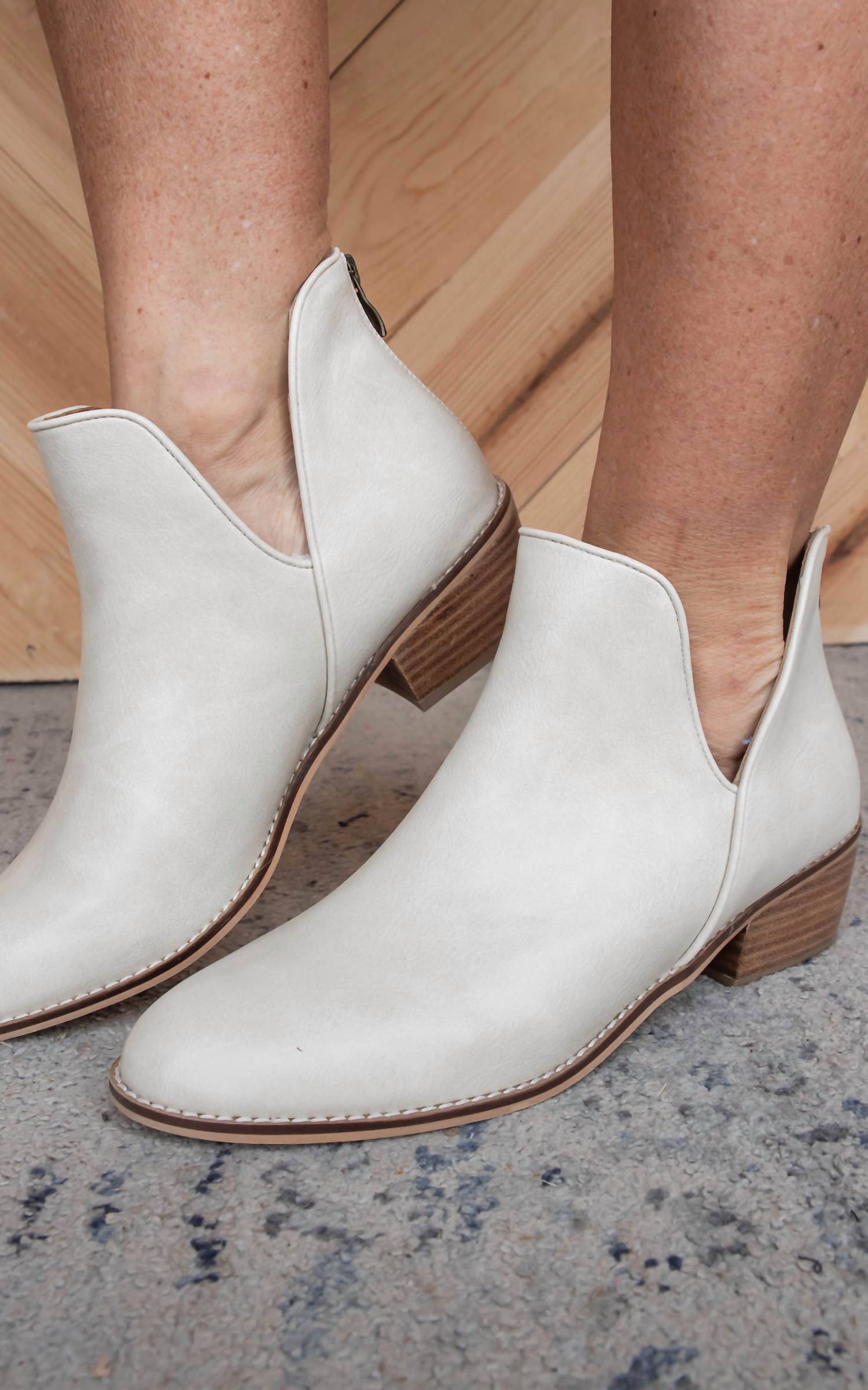 Женские ботинки Vanish с укороченным голенищем в цвете айвори Corkys Footwear, слоновая кость — фото 3