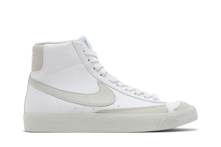 Кроссовки Nike Blazer Mid '77 SE GS 'White Light Bone', белый — фото 2