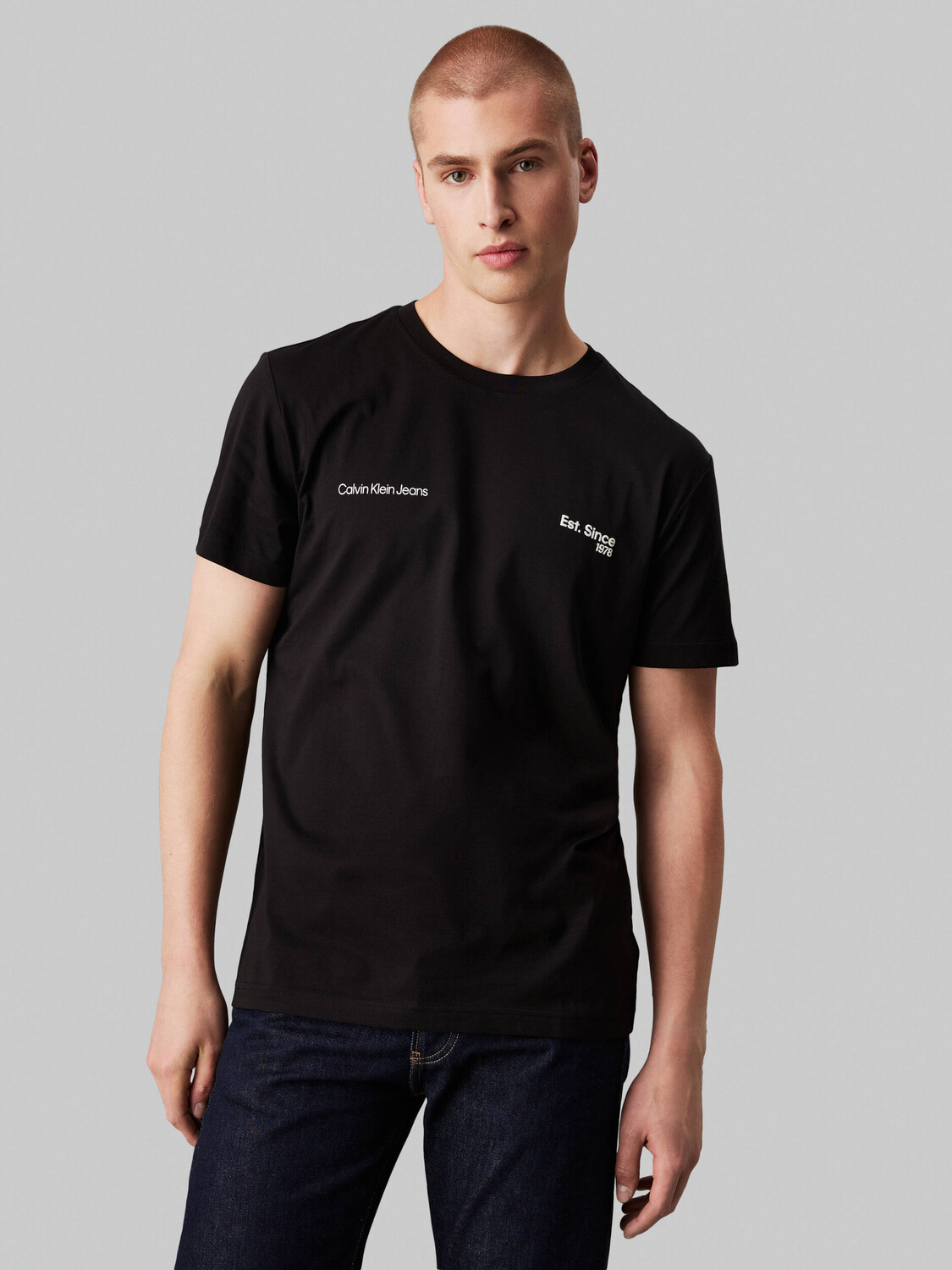 

Футболка CALVIN KLEIN JEANS Loose fit, черный