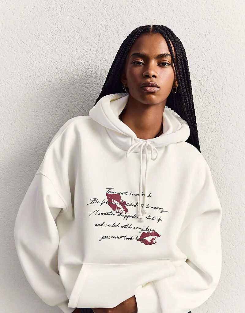

Толстовка Bershka Printed Hoodie цвета экрю