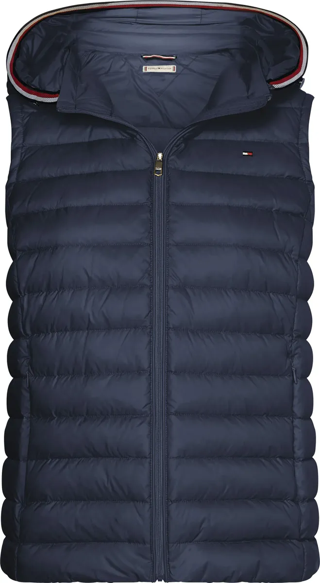 

Стеганый жилет Tommy Hilfiger "HERITAGE LW VEST" с полосками типичных цветов Tommy Hilfiger на капюшоне, цвет Desert Sky