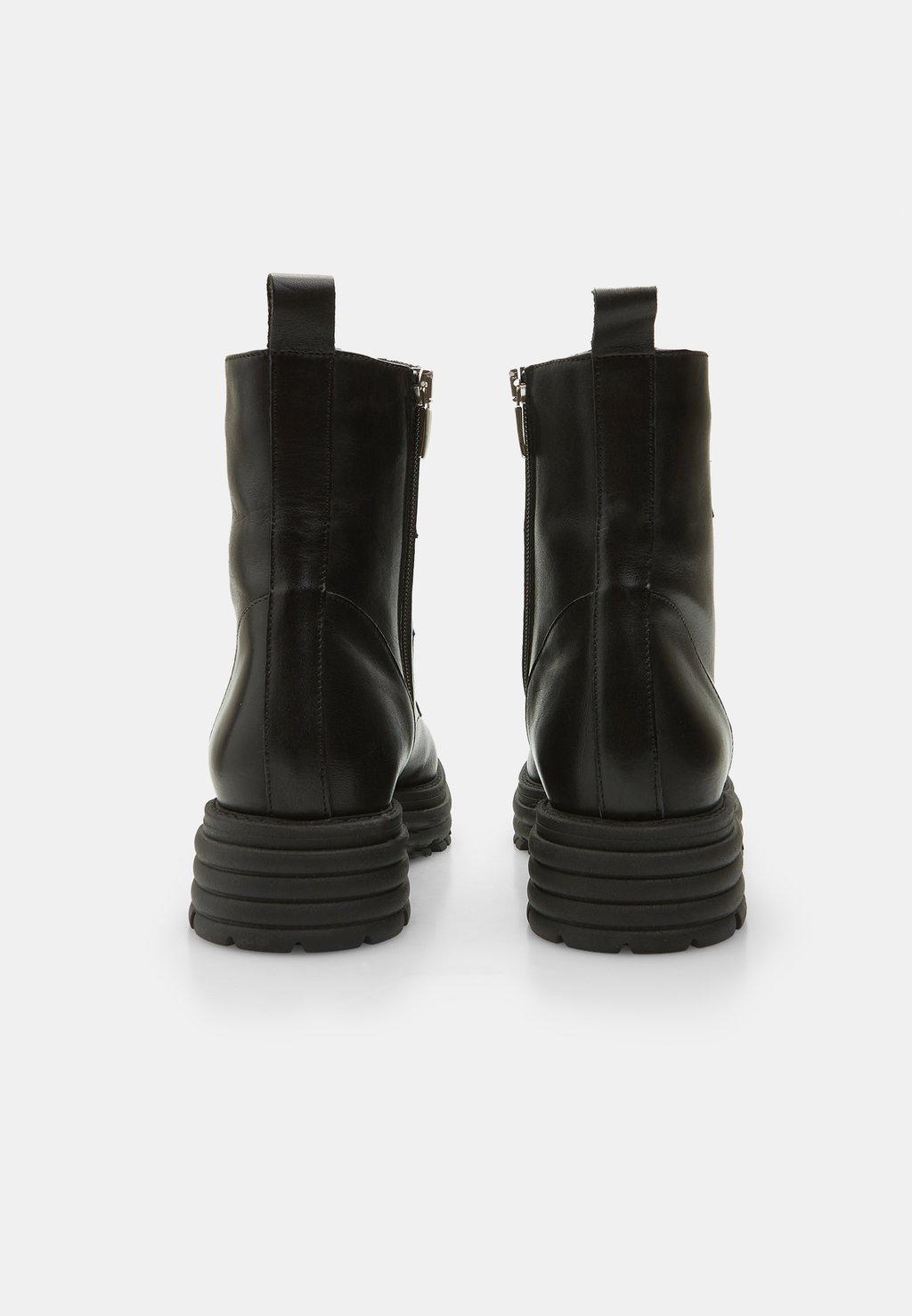 Ковбойские/байкерские ботинки по щиколотку Bata, черный