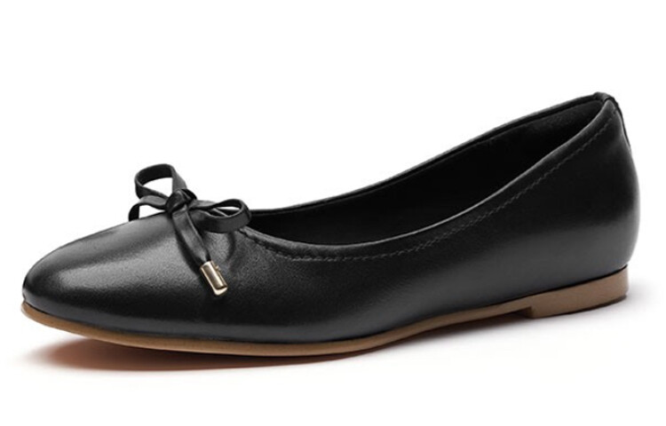 Женская повседневная обувь Женская низкая черная Clarks — фото 2