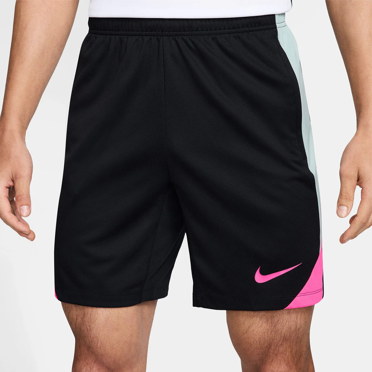 

Шорты мужские Nike Strike, черный