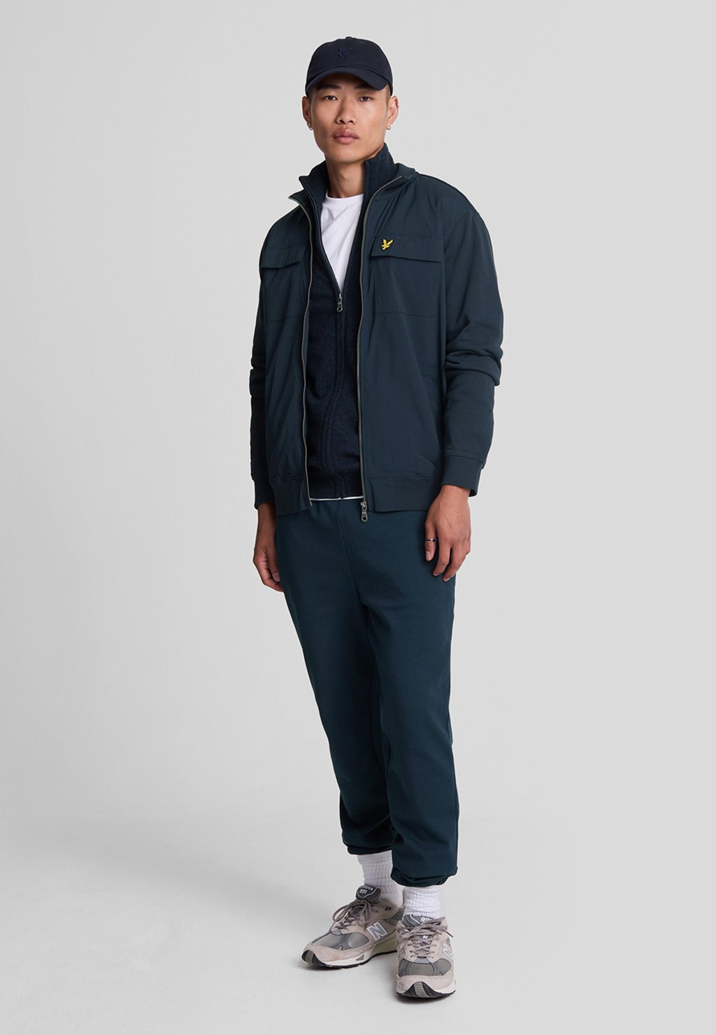 

Легкая куртка HYBRID ZIP TRACK JACKET Lyle & Scott, темно-синий