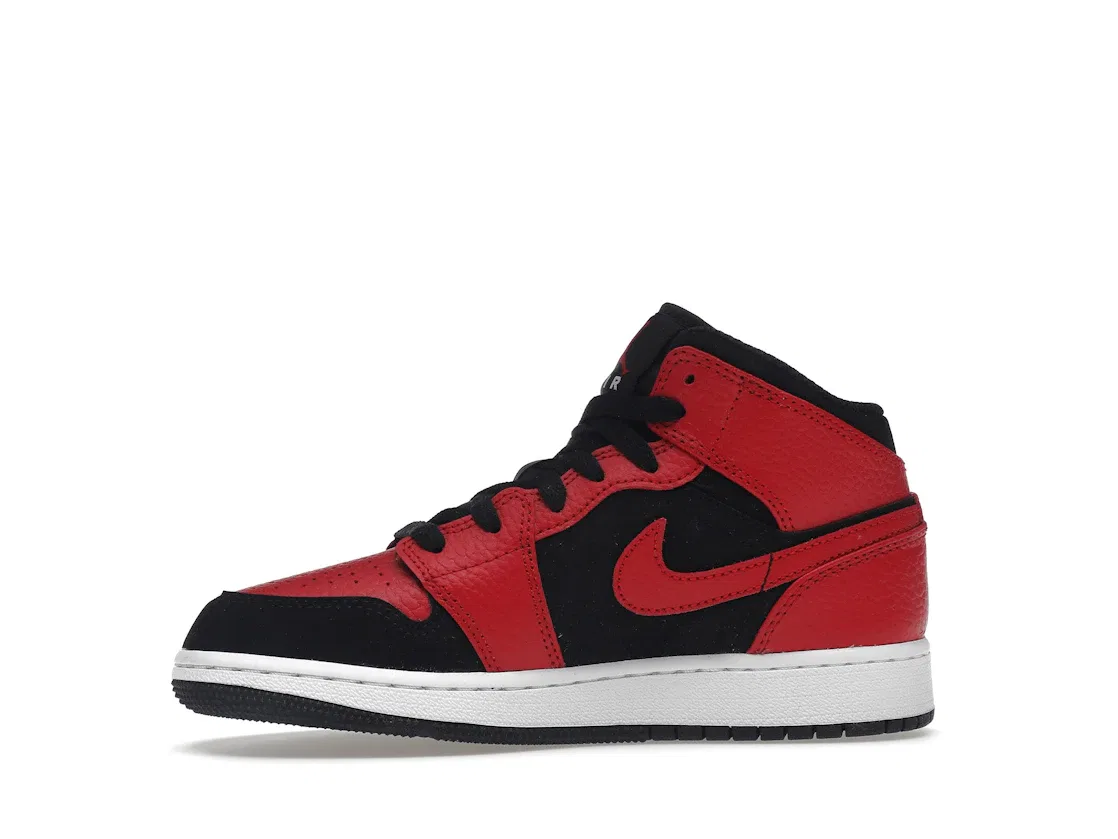 Детские кроссовки Lifestyle с классическим дизайном Jordan 1 Mid Jordan, Black/White-Gym Red — фото 3