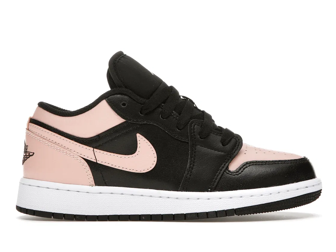 Детские кроссовки Lifestyle с цветовыми акцентами Jordan 1 Low Jordan, Black/Crimson Tint-White