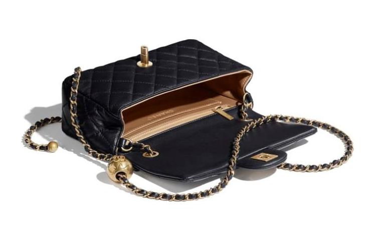 CHANEL Классический клатч на цепочке из ягненка черный — фото 4