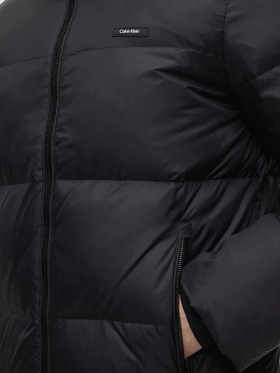 Зимняя куртка Calvin Klein черного цвета — фото 3