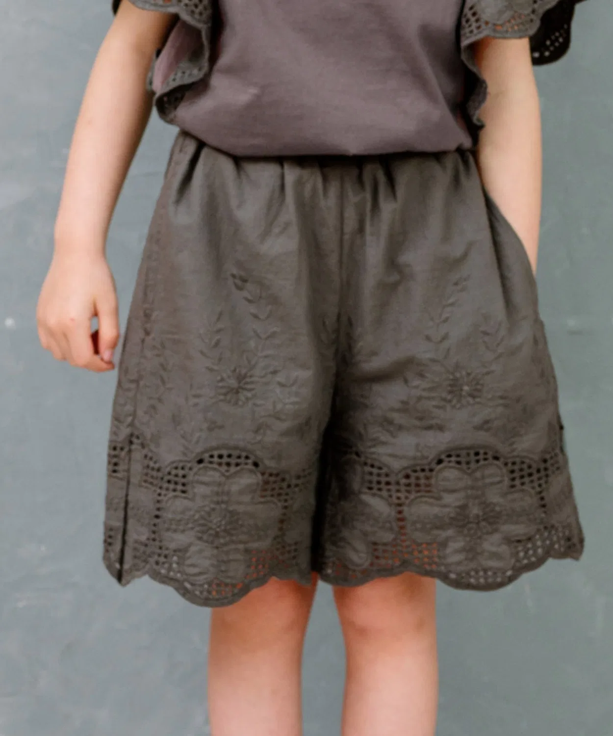 Детские брюки с кружевом, модель Kalahana Rora, Charcoal Grey